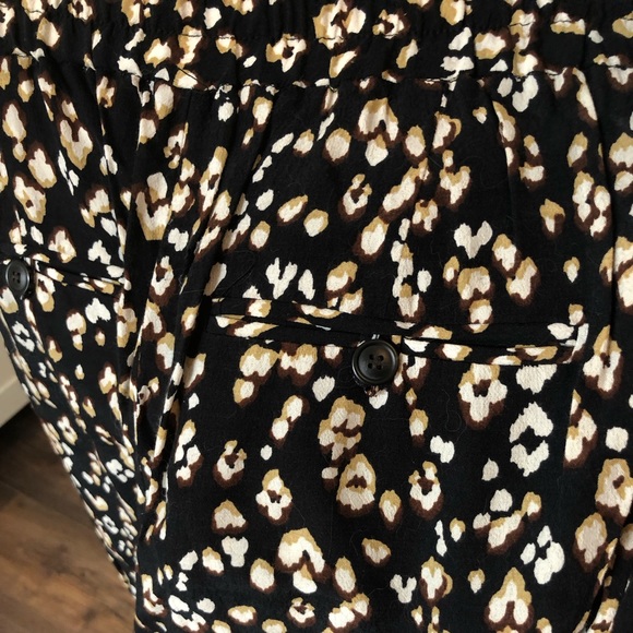 Black and Brown Patterned Flowy Pants - Picture 6 of 6